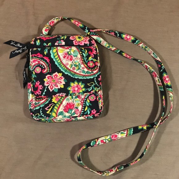 Vera Bradley Handbags - Vera Bradley Crossbody bag with built in wallet